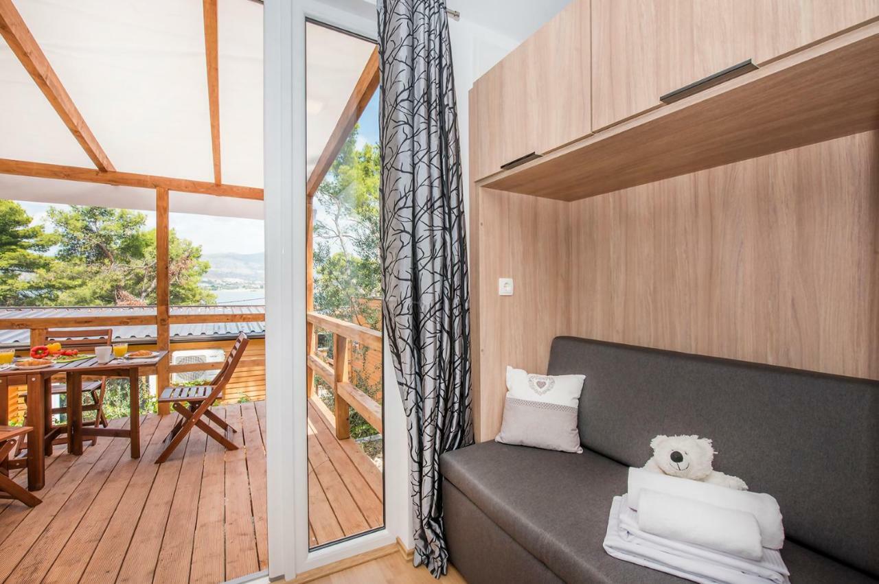 Mediteran Travel Mobile Homes Trogir - Ciovo Arbanija Exteriör bild