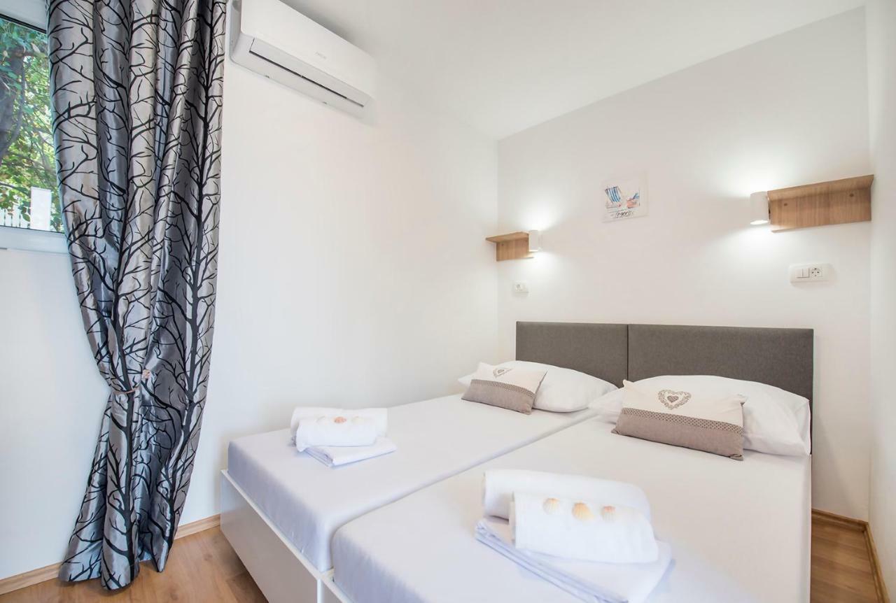 Mediteran Travel Mobile Homes Trogir - Ciovo Arbanija Exteriör bild